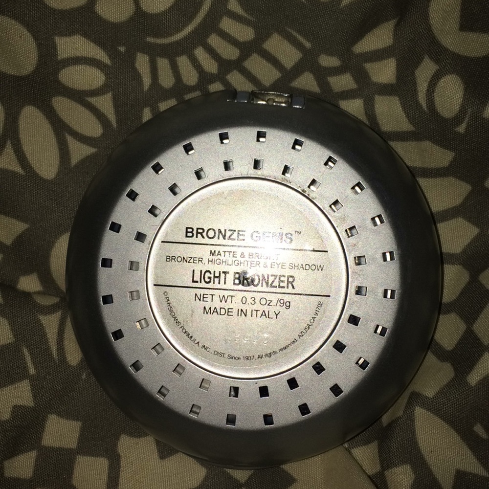 Bronzer - Picture 2 of 2